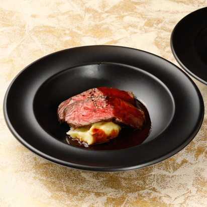 牛ハラミのステーキ 赤ワインソース