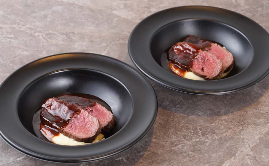 牛ハラミのステーキ 赤ワインソース