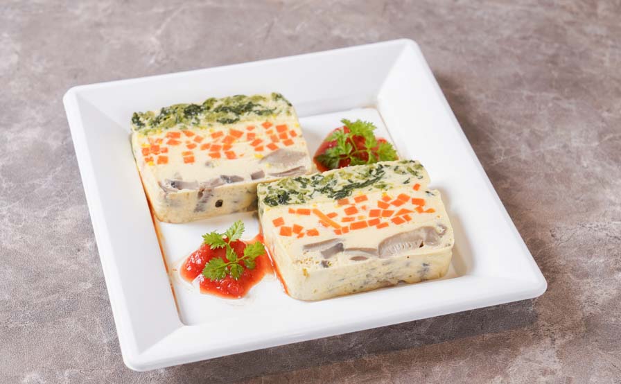 三色テリーヌオムレツのガトー仕立て